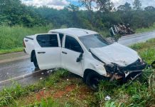 Caminhoneiro de 24 anos morre em acidente envolvendo três veículos em Presidente Olegário Caminhão e caminhonete acidentados na rodovia MG-410 em Presidente Olegário.