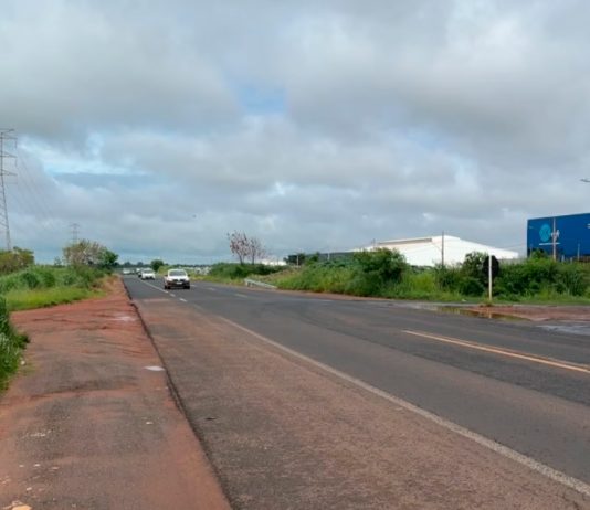Governo confirma construção de trevo e instalação de radares no Anel Viário Sul Vista aérea do trecho do Anel Viário Sul em Uberlândia onde será construído o novo trevo de acesso.