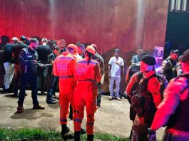 Fiscalização fecha estabelecimentos e aplica sanções na zona leste de Uberlândia Viaturas da Polícia Militar e agentes de fiscalização em frente a estabelecimentos comerciais em Uberlândia.