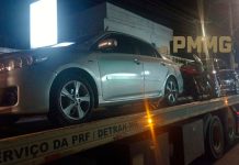 Fiscalização na Zona Sul de Uberlândia resulta em 13 veículos apreendidos e 76 infrações Viaturas da Polícia Militar em fiscalização de trânsito à noite em Uberlândia