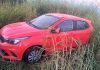 Motorista dorme ao volante e carro tomba na MG-187 em Serra do Salitre Veículo tombado às margens da rodovia MG-187 após motorista perder o controle da direção