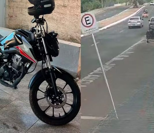Neto vai a velório da avó e tem moto furtada na porta de funerária em Uberlândia Imagem de câmera de segurança mostrando homem furtando moto preta em frente a uma funerária