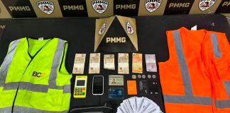 Golpe no Parque do Sabiá: Dupla é presa fingindo ser de estacionamento oficial Fachada do Estádio Municipal Parque do Sabiá em Uberlândia durante a noite com viaturas da polícia.