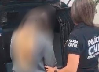 Falsas vagas de emprego: PC desmonta esquema de golpes bancários em Uberlândia Fachada de delegacia da Polícia Civil de Minas Gerais ou apreensão de materiais do golpe de falsas vagas de emprego em Uberlândia.