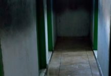 Jovem ateia fogo em quarto de pensionato após ser despejado em Uberlândia Fachada de pensionato no bairro Bom Jesus com viatura do Corpo de Bombeiros à frente.