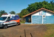Parque do Sabiá ganha base móvel de saúde para atendimento diário Base móvel de saúde estacionada ao lado do Espaço Saúde no Parque do Sabiá.