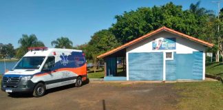 Parque do Sabiá ganha base móvel de saúde para atendimento diário Base móvel de saúde estacionada ao lado do Espaço Saúde no Parque do Sabiá.