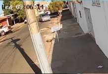 Motorista foge de blitz por 10 minutos em Uberlândia por causa de CNH vencida Momento em que carro prata Citroën C4 é perseguido por viatura da Polícia Militar em rua de Uberlândia.