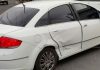 Motorista foge após causar colisão que deixou adolescente ferida em Uberlândia Veículo Fiat Linea com danos na lateral após ser atingido em cruzamento no centro de Uberlândia.