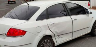Motorista foge após causar colisão que deixou adolescente ferida em Uberlândia Veículo Fiat Linea com danos na lateral após ser atingido em cruzamento no centro de Uberlândia.