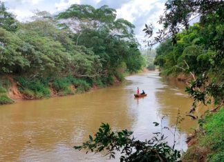Homem morre afogado ao tentar atravessar o Rio Paranaíba em Patos de Minas Equipe do Corpo de Bombeiros durante operação de busca nas margens do Rio Paranaíba.