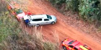 Corpo de jovem é localizado pelo Corpo de Bombeiros na Cachoeira do Sucupira Equipe do Corpo de Bombeiros realizando operação de busca em cachoeira.