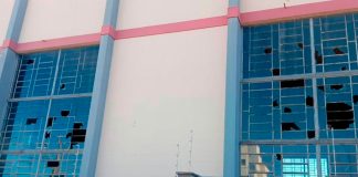 Vandalismo em igreja: homem é preso após apedrejamento em Carmo do Paranaíba Vidraças quebradas de uma igreja após serem atingidas por pedras em Carmo do Paranaíba