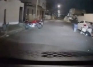 Confraternização termina em tentativa de homicídio no bairro Jardim Brasília Viatura da Polícia Militar atendendo ocorrência em rua residencial.