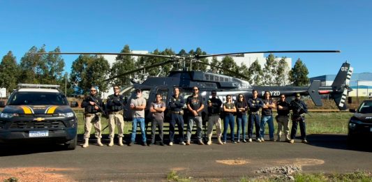 Esquema de veículos de carga clonados é desmantelado em Uberlândia Veículos de carga apreendidos pela polícia após operação contra clonagem em Uberlândia.