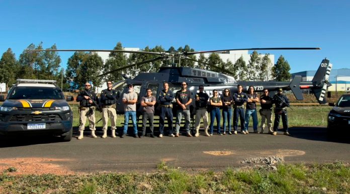 Esquema de veículos de carga clonados é desmantelado em Uberlândia Veículos de carga apreendidos pela polícia após operação contra clonagem em Uberlândia.