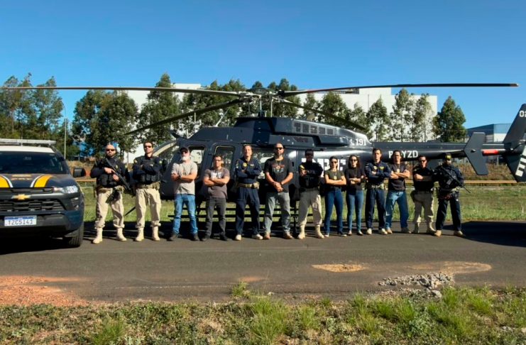 Esquema de veículos de carga clonados é desmantelado em Uberlândia Veículos de carga apreendidos pela polícia após operação contra clonagem em Uberlândia.