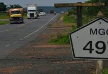 “Rodovia da Morte”: MPMG cobra acostamentos e duplicação entre Uberlândia e Prata Trecho da rodovia MGC-497 com tráfego intenso e falta de acostamento adequado.