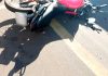 Jovem de 19 anos sofre acidente grave após colidir com caminhão estacionado na Avenida Araguari Atendimento de socorro a jovem motociclista após grave acidente na Avenida Araguari em Uberlândia.