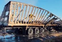 Grave acidente entre ônibus e caminhão na BR-040 deixa dois mortos e 25 feridos em Minas Gerais Caminhão e ônibus destruídos após colisão frontal com incêndio na BR-040 em Minas Gerais.