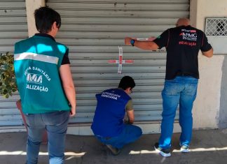Operação sanitária interdita duas empresas e apreende 5 toneladas de peixe em Uberaba Fiscais da Vigilância Sanitária durante operação de apreensão de peixes irregulares em Uberaba.