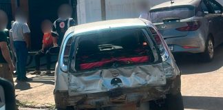 Acidente em Uberlândia: Ônibus colide com carro na Avenida Iraque e deixa feridos Viatura e trânsito interditado após ônibus colidir com carro na Avenida Iraque em Uberlândia