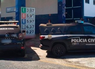 Dois empresários do setor de combustíveis são presos por roubo com falsa abordagem em Uberlândia Viaturas da Polícia Civil em operação nas ruas de Uberlândia