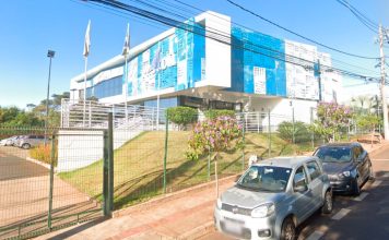 Atrasos recorrentes e cobranças: Estagiários do Procon de Uberlândia enfrentam instabilidade financeira Fachada do Procon Municipal de Uberlândia onde estagiários relatam atrasos na bolsa-auxílio