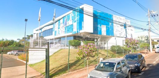 Atrasos recorrentes e cobranças: Estagiários do Procon de Uberlândia enfrentam instabilidade financeira Fachada do Procon Municipal de Uberlândia onde estagiários relatam atrasos na bolsa-auxílio
