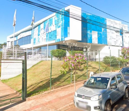 Atrasos recorrentes e cobranças: Estagiários do Procon de Uberlândia enfrentam instabilidade financeira Fachada do Procon Municipal de Uberlândia onde estagiários relatam atrasos na bolsa-auxílio