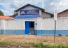 Polícia investiga aluna suspeita de distribuir bebida alcoólica em escola municipal de Uberaba Fachada de escola municipal em Uberaba onde ocorre investigação sobre suposta distribuição de bebida alcoólica.